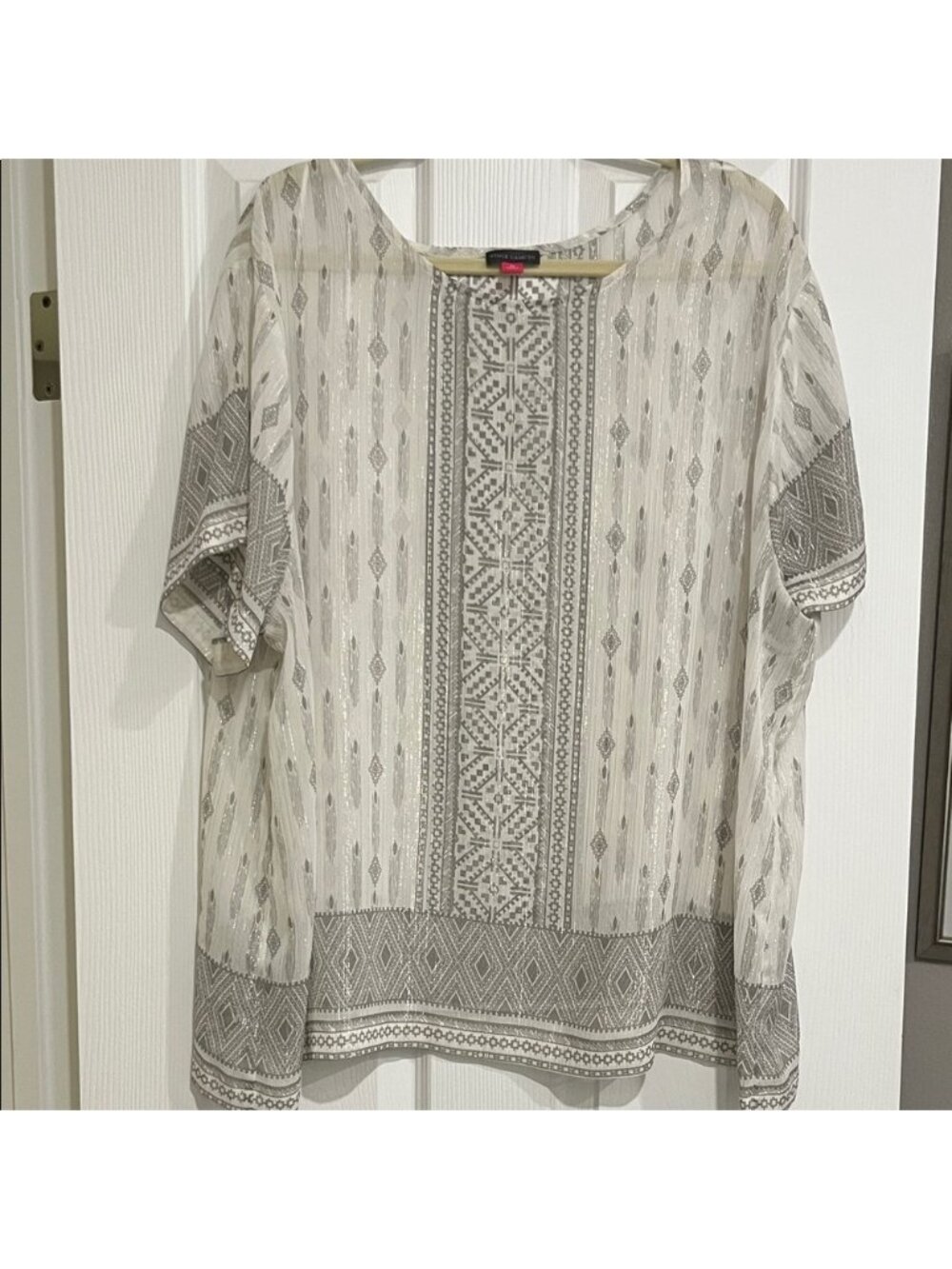 Vince Camuto Gray and Cream Patterned Top